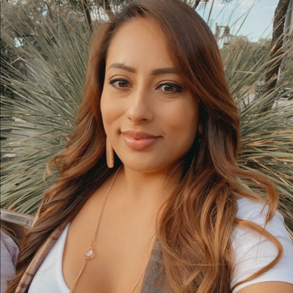 Meet your Posher, Leandra